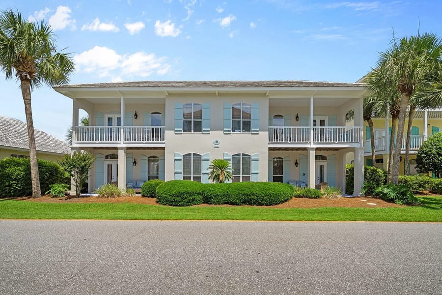Front yard and exterior of Opal Beauty in Destin